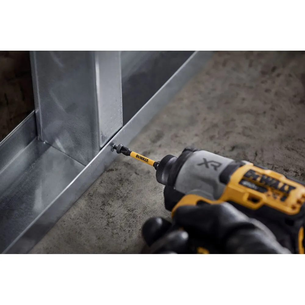 Pildil on DeWalt löökotsakute komplekt FLEXTORQ DT70743T 32-osaline, mida kasutatakse metallkonstruktsiooni kokkupanemiseks.