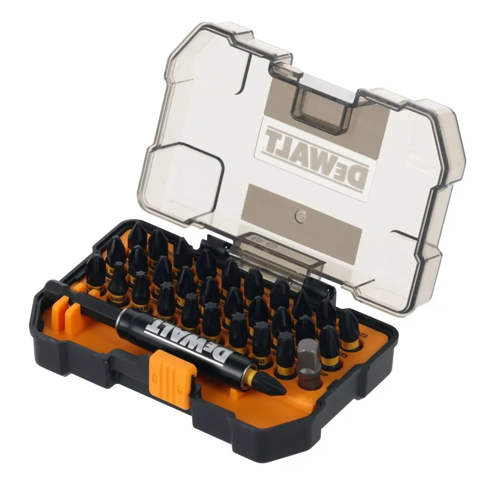 Pildil on avatud karbis näha DeWalt FLEXTORQ XSTC löökotsakute komplekt koos ühe otsaku hoidjaga.