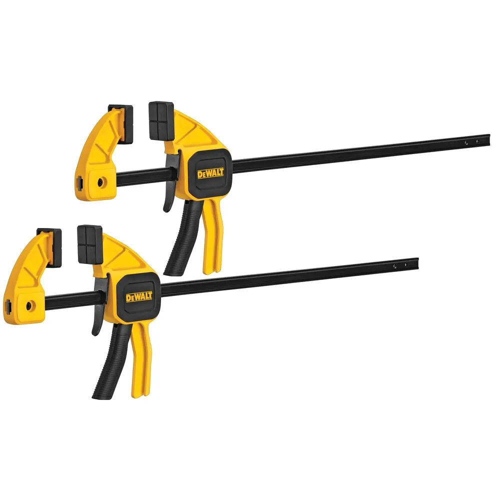 Pildil on kaks DeWalt pitskruvi, mille pikkus on 300 mm.