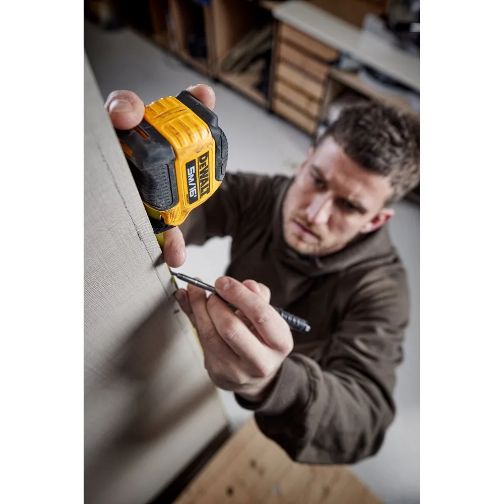 DeWalt tape measure 5 m x 28 mm (DWHT38113-5)