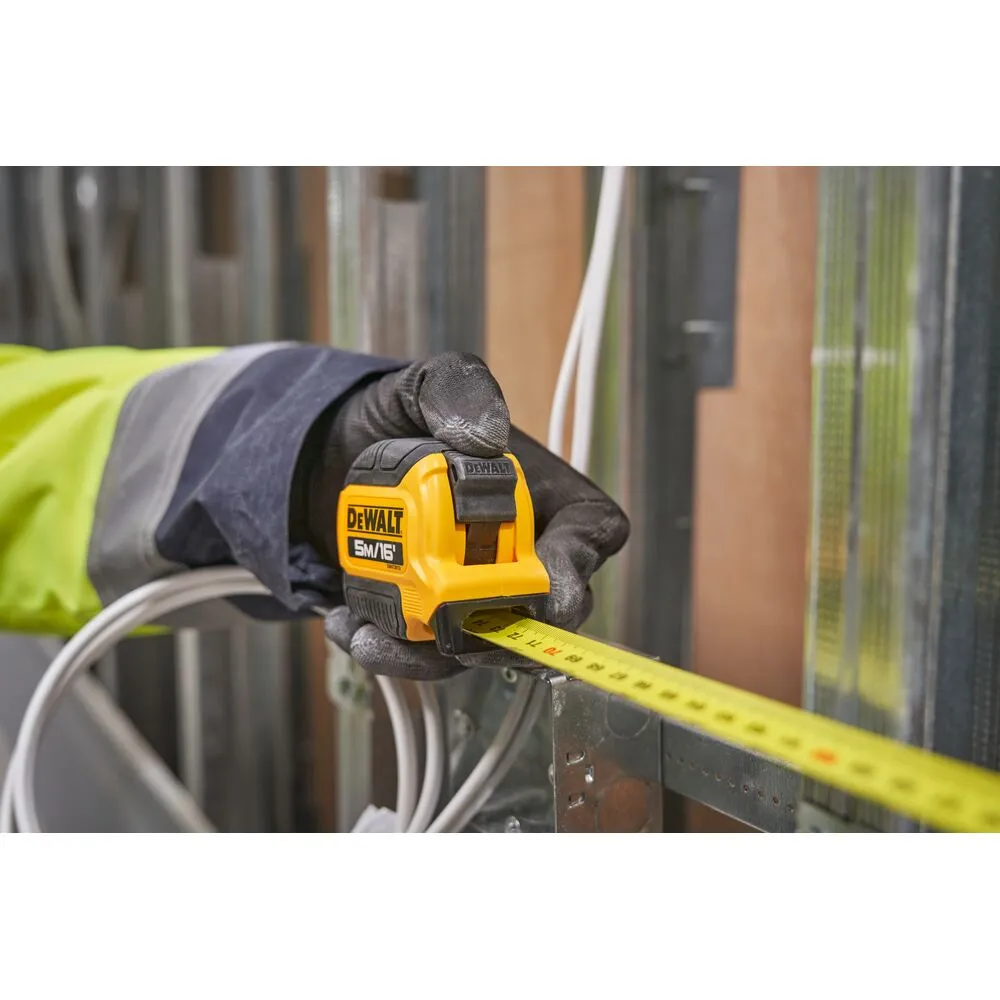 DeWalt tape measure 5 m x 28 mm (DWHT38113-5)