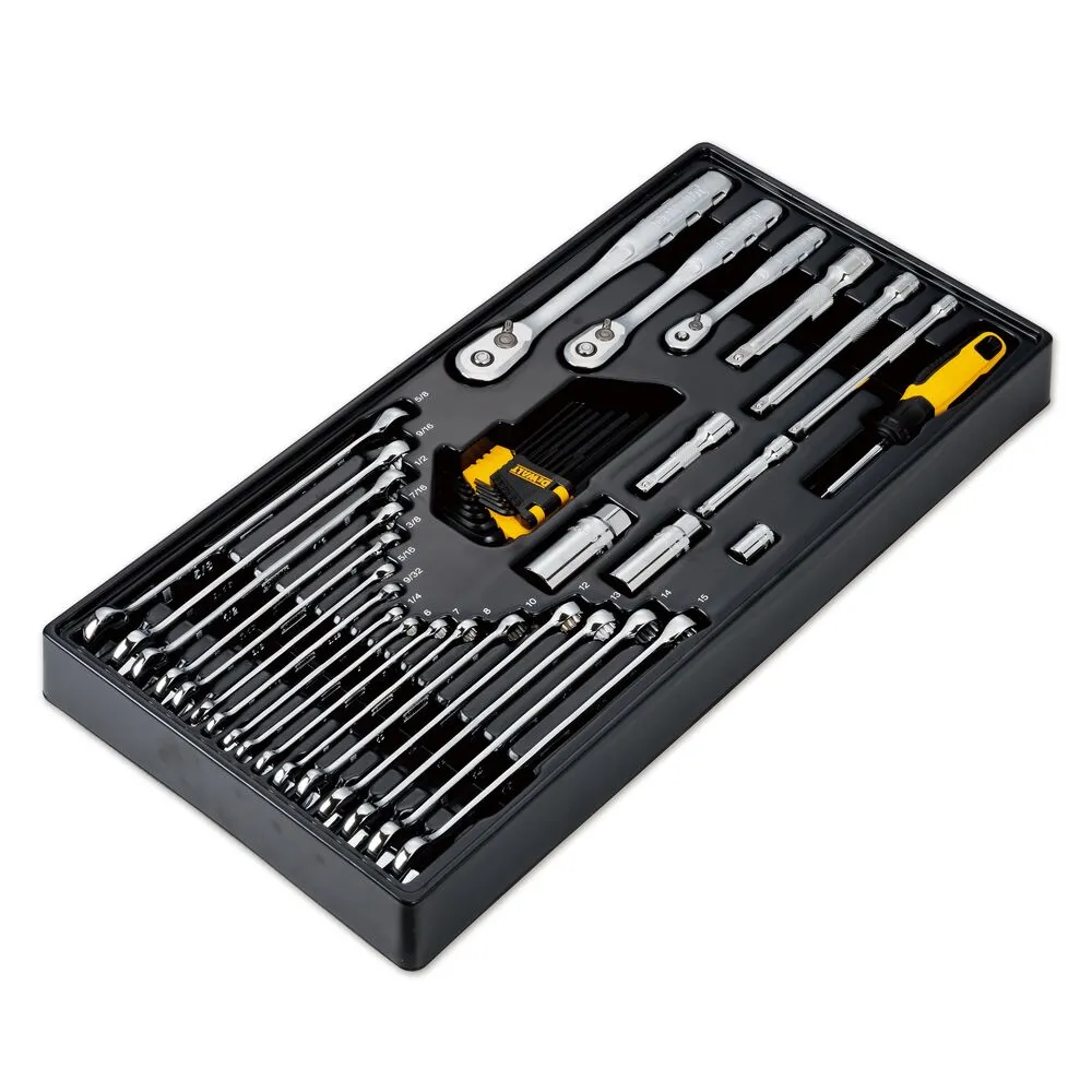 Pildil on näha DeWalt tööriistakomplekt DWMT45341-1, mis sisaldab erinevaid mutrivõtmeid, ratchete, pikendusi ja...