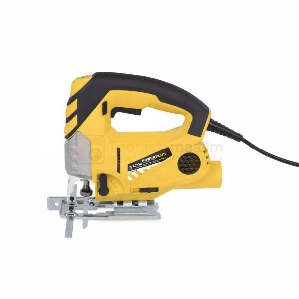 Pildil on kollane ja must Powerplus POWX0330 tikksaag, millel on näha saeleht ja toitejuhe.