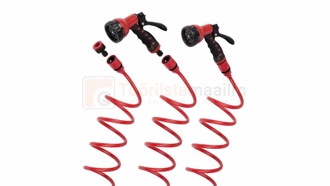 Pildil on kolm punast Kreator 15 m kastmisvoolikut koos pihustipeaga.