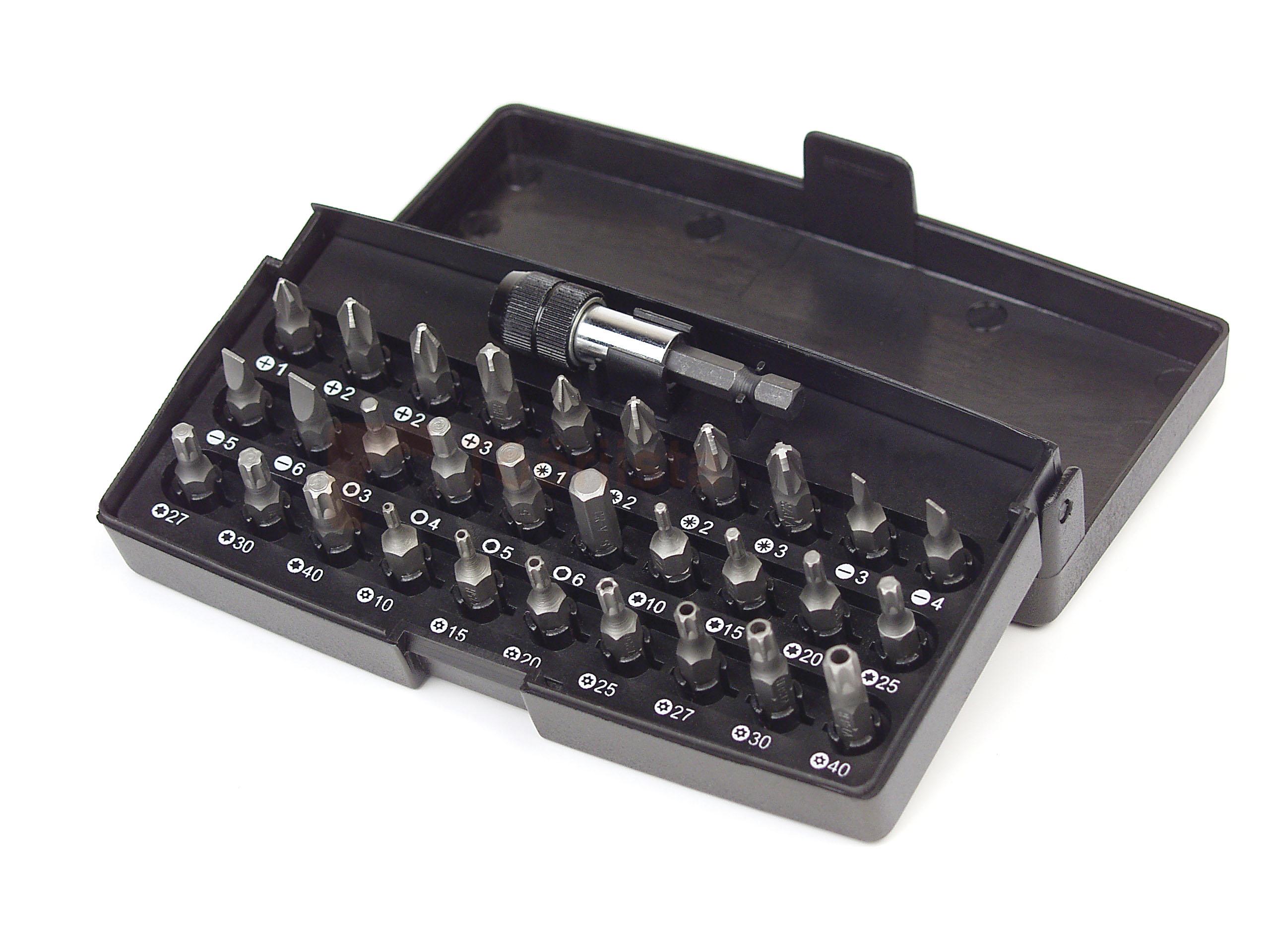 Pildil on avatud mustas karbis Mannesmanni 31-osaline otsakukomplekt, mis sisaldab erinevaid otsakuid ja otsakuhoidjat.